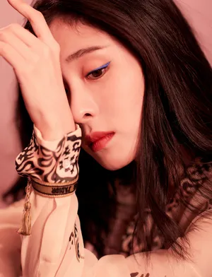 张碧晨粉色甜蜜写真图片_2