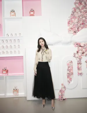 张碧晨性感优雅活动图片_4