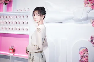 李一桐仙气唯美品牌活动图片