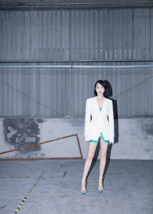 宋茜慵懒短发精致写真图片