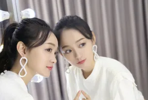 何泓姗清新靓丽写真图片_3