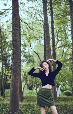 朱圣祎妩媚动人写真图片
