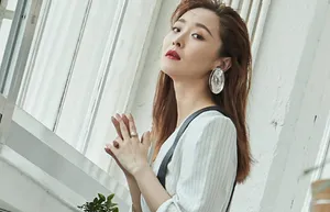 李曼妩媚风情时尚写真图片_3