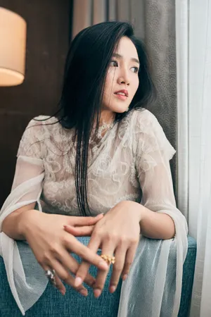 周开开夏日甜美优雅写真图片