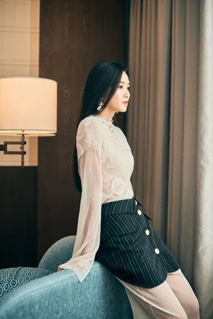 周开开夏日甜美优雅写真图片_4