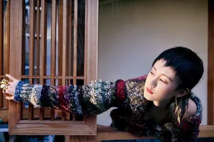 李一桐个性时髦魅力写真图片_1