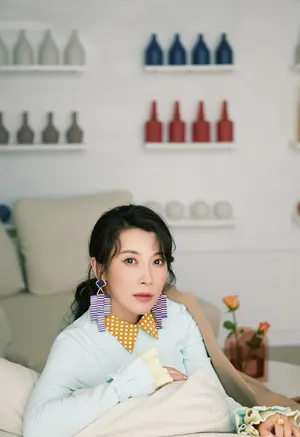 张棪琰性感成熟写真图片_2