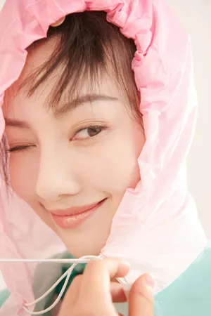 王鹤润鬼马灵动写真图片_6