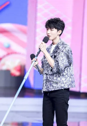 《快乐大本营》王俊凯录制花絮照图片