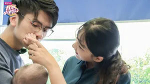 若风戚蓝尹《我家小两口》图片