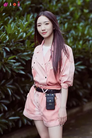 孟美岐时尚气质写真图片_4