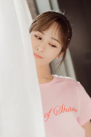 杨紫粉色小清新写真图片_4