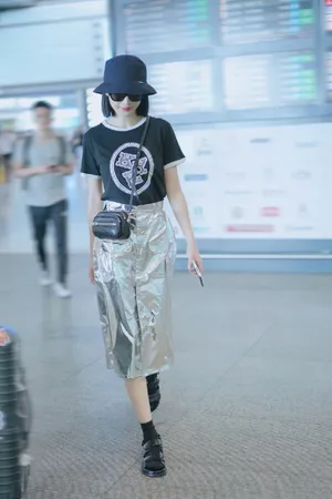 张俪清新甜美街拍图片_3