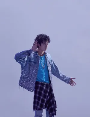 邓超元《燃亮的光》MV图片
