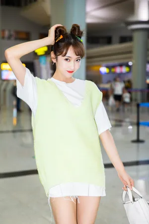 宣璐反季针织背心夏日清爽写真_3