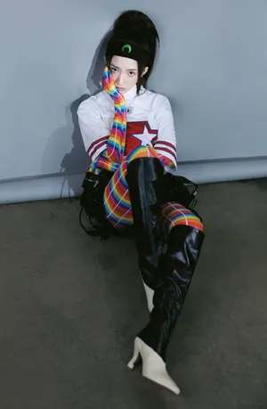 孟美岐冷艳时尚大片写真图片_2