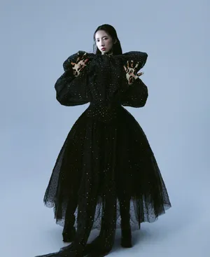 孟美岐冷艳时尚大片写真图片_3