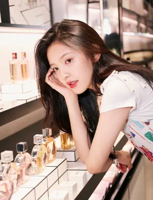 章若楠清新甜美活动图片_3
