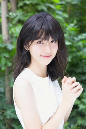 李凯馨温柔甜美夏日写真图片