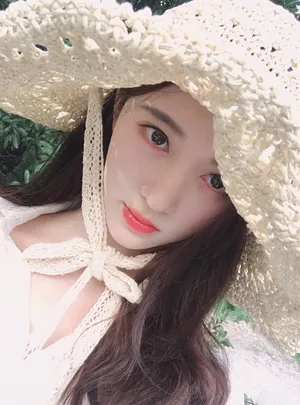 鞠婧祎甜美性感自拍照图片_2