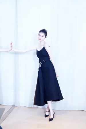 何穗性感时尚活动写真图片_2