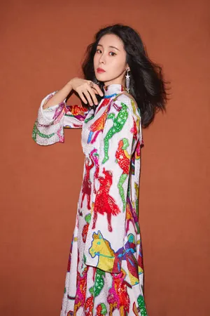 张碧晨飘逸灵动写真图片
