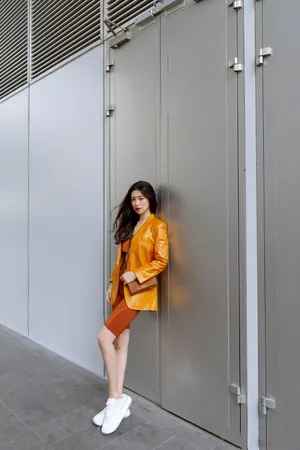 朱珠亮橘色甜酷写真图片_3