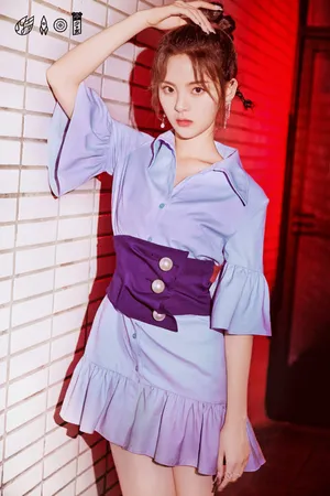 杨超越元气马尾写真图片