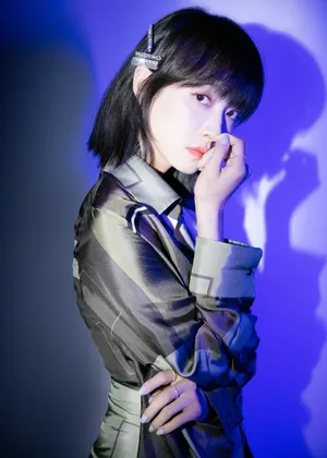 宋茜灵动率性写真图片