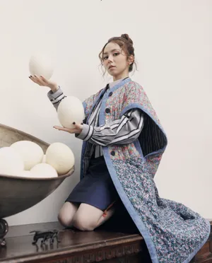 邓紫棋复古少女风写真图片_7