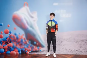 董子健品牌活动照帅气写真图片_2