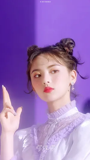 杨超越哪吒头灵动俏皮图片