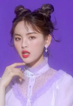 杨超越哪吒头灵动俏皮图片_5
