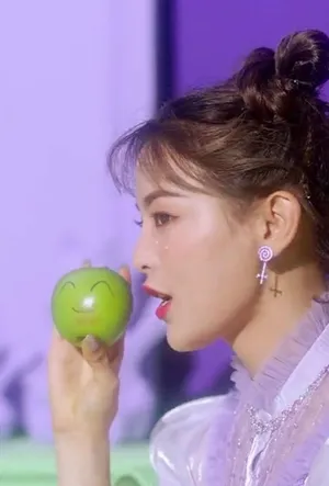 杨超越哪吒头灵动俏皮图片_7