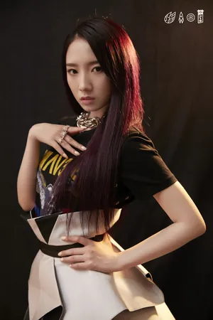 孟美岐性感朋克造型写真图片_4