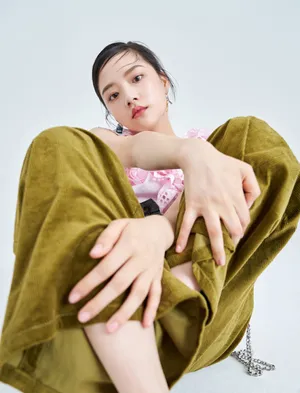 任敏时尚杂志性感写真图片_6
