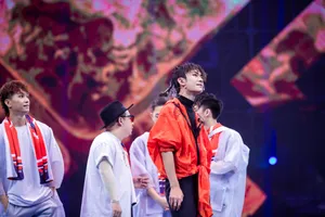 易烊千玺街舞舞台照帅气图片_3