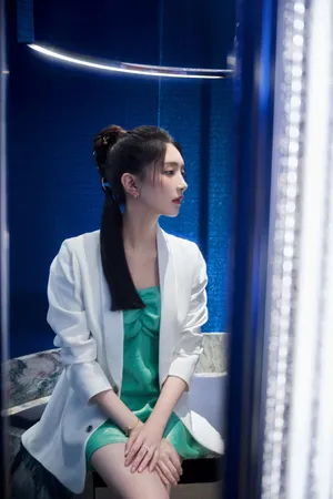 江疏影清新性感活动照图片_2
