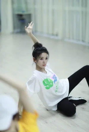 陈瑶甜美舞蹈训练照图片_5
