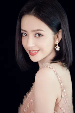 佟丽娅裸色长裙清新淡雅写真图片_7