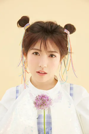 赖美云丸子头可爱甜美写真图片_2