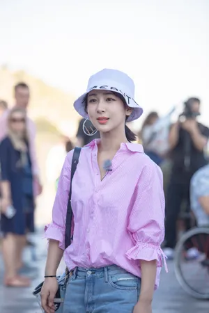 杨紫《中餐厅3》第一期剧照图片_3