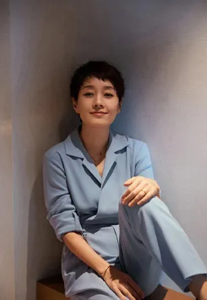 马伊琍干练优雅性感写真_4