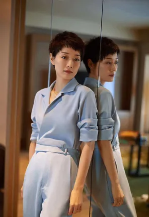 马伊琍干练优雅性感写真_5