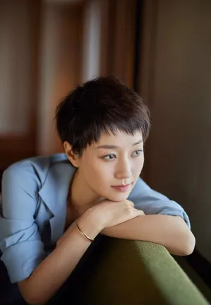 马伊琍干练优雅性感写真_6