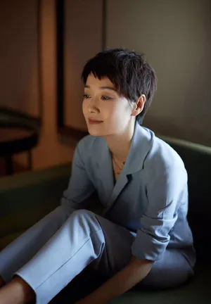 马伊琍干练优雅性感写真_7