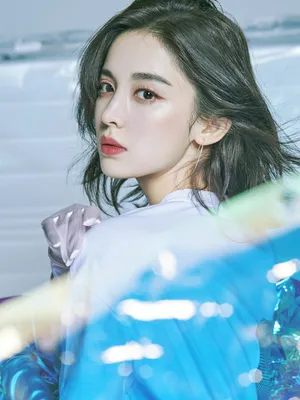 古力娜扎靓丽时髦性感写真图片
