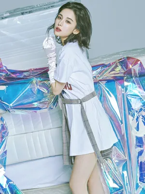 古力娜扎靓丽时髦性感写真图片_2