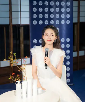 李沁白皙甜美品牌活动图片