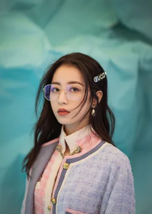 周雨彤精致优雅写真图片